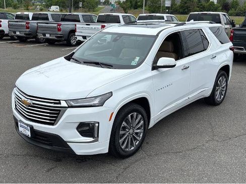 Used 2023 Chevrolet Traverse Premier w/ LPO, Floor Liner Package AWD/4WD image 26