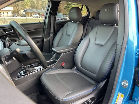 Used 2025 Buick Encore GX Sport Touring w/ Comfort Package image 19