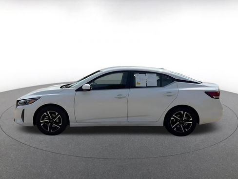 Used 2025 Nissan Sentra SV FWD image 9