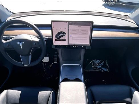 Used 2023 Tesla Model Y Long Range image 15