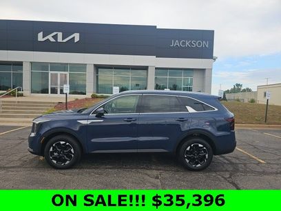 New 2025 Kia Sorento S