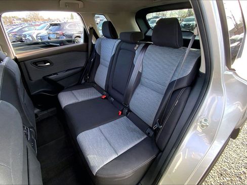 Used 2021 Nissan Rogue SV image 18