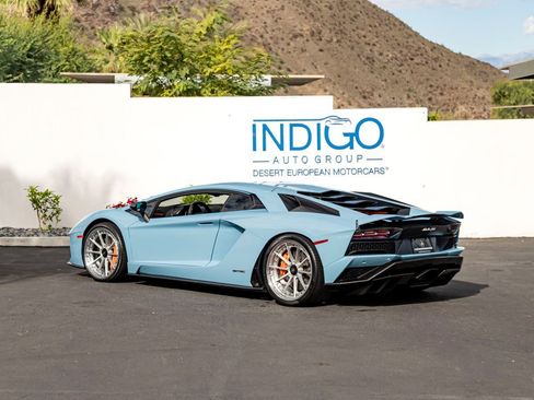 Used 2018 Lamborghini Aventador S image 9