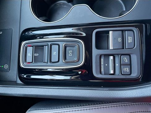 Used 2025 Honda Pilot EX-L image 16