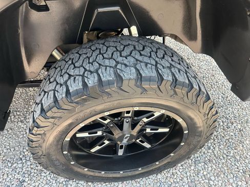 Used 2017 RAM 1500 Big Horn AWD/4WD image 40