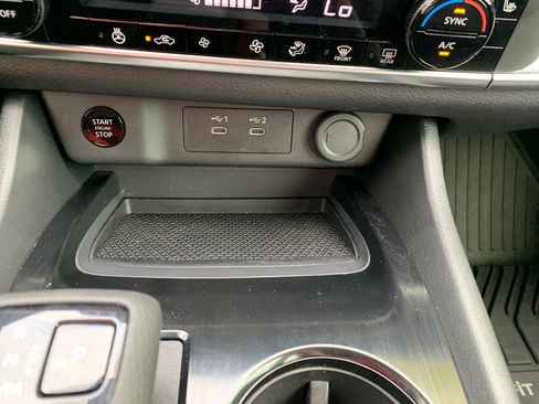 Used 2024 Nissan Rogue SV w/ SV Premium Package image 19