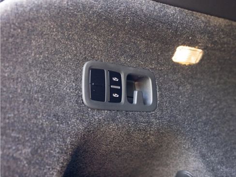 Certified 2024 Bentley Bentayga Extended Wheelbase image 72