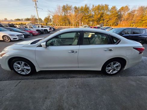 Used 2014 Nissan Altima 2.5 SV image 8
