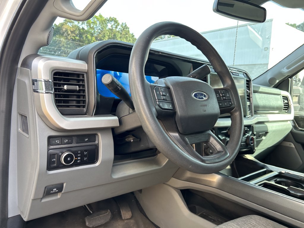 Certified 2023 Ford F250 XLT w/ XLT Premium Package AWD/4WD image 10