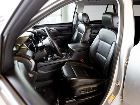 Used 2021 Chevrolet Traverse Premier AWD/4WD image 11