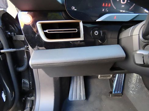 New 2025 Porsche Taycan 4S AWD/4WD image 42