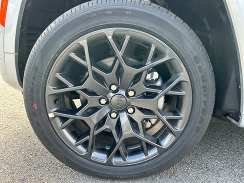 New 2026 Jeep Grand Cherokee L Summit image 14