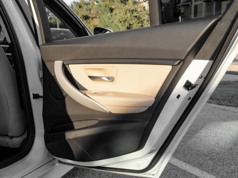 Used 2018 BMW 320i Sedan image 49