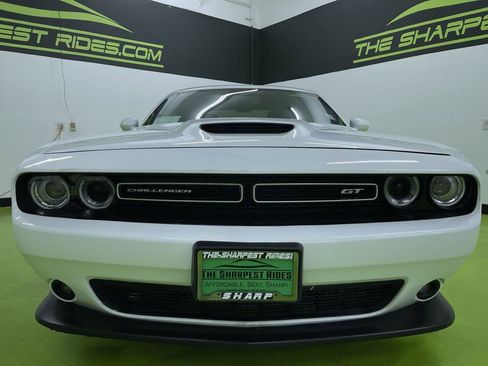 Used 2022 Dodge Challenger GT image 3