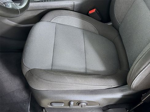 Used 2023 Chevrolet Traverse LT AWD/4WD image 19