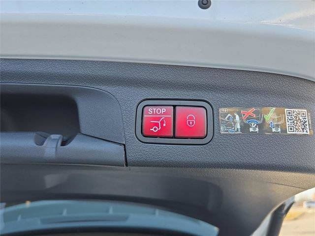 Certified 2025 Mercedes-Benz GLE 450 4MATIC image 7