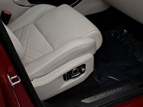 Used 2021 Jaguar F-PACE S image 51