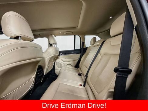 Used 2022 Jeep Grand Cherokee Limited w/ Luxury Tech Group II RWD image 9