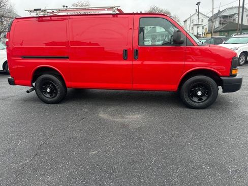 Used 2015 Chevrolet Express 2500 RWD image 35