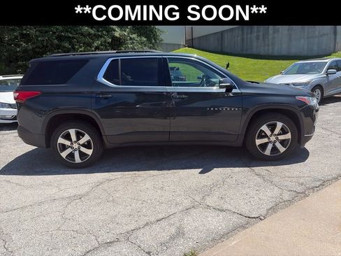 Used 2020 Chevrolet Traverse LT w/ LT Premium Package AWD/4WD image 4