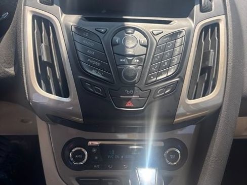 Used 2012 Ford Focus SEL FWD image 6