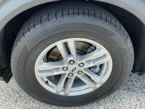 Used 2023 Ford Explorer XLT w/ Equipment Group 202A RWD image 23