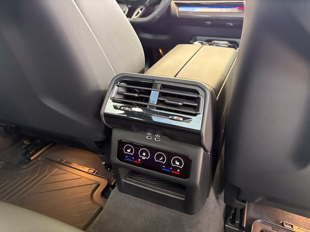 Used 2025 BMW M5 Touring AWD/4WD image 33