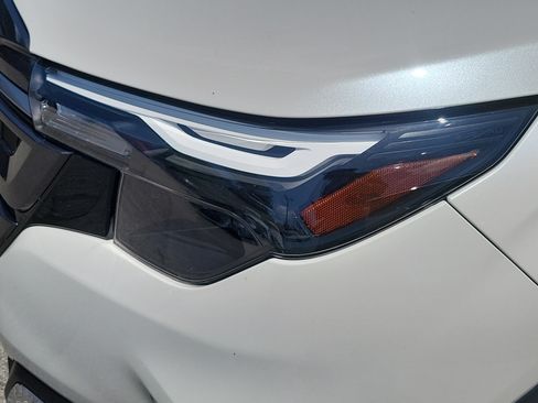 Used 2025 Subaru Forester Premium AWD/4WD image 12