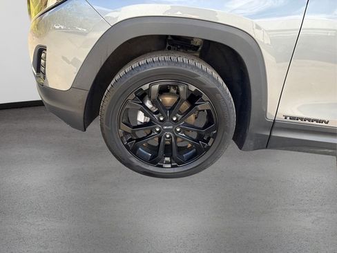 Used 2021 GMC Terrain SLE w/ Driver Convenience Package image 12