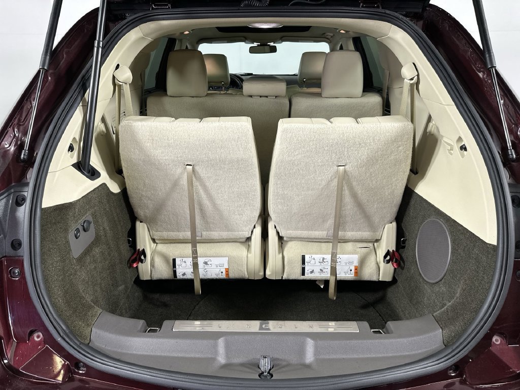 Used 2017 Lincoln MKT FWD image 28
