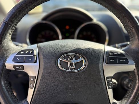 Used 2013 Toyota Highlander Limited image 37