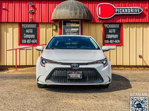 Used 2021 Toyota Corolla LE w/ LE Convenience Package image 3