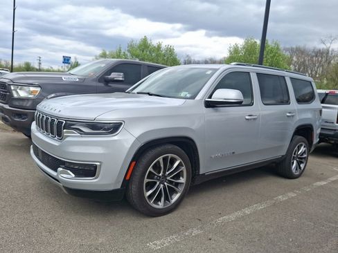 Used 2022 Jeep Wagoneer Series III w/ Premium Group I image 4