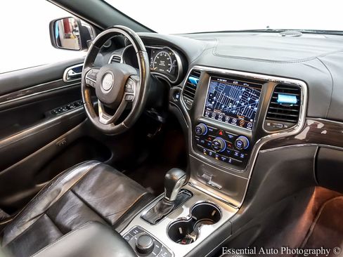 Used 2018 Jeep Grand Cherokee Overland image 34