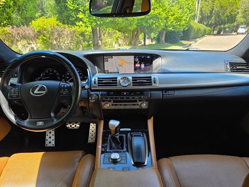 Used 2015 Lexus LS 460 AWD w/ F Sport Package image 17