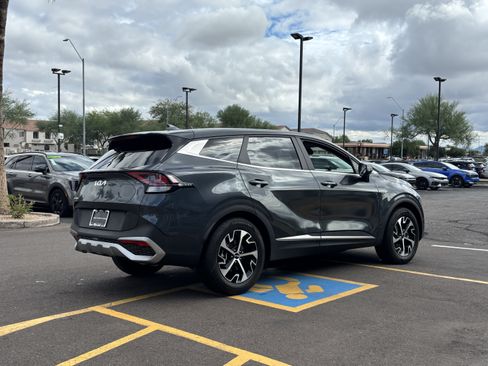 Certified 2023 Kia Sportage EX FWD image 3