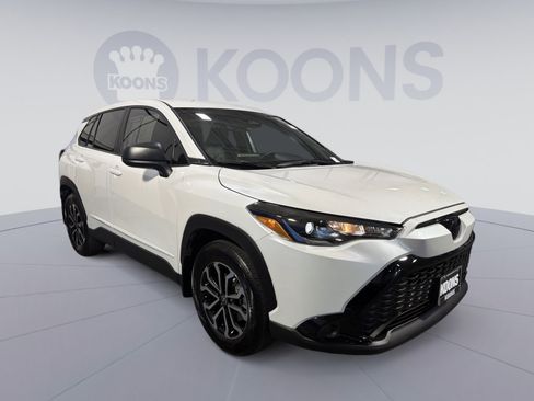 Used 2025 Toyota Corolla Cross AWD Hybrid image 5