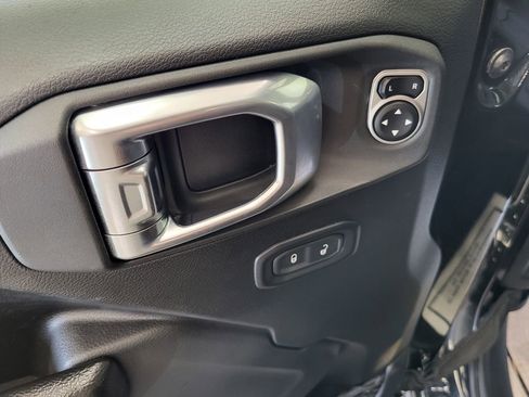 Used 2023 Jeep Wrangler Unlimited Rubicon image 4