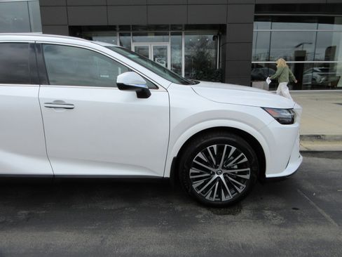 Used 2024 Lexus RX 350 w/ Technology Package image 12