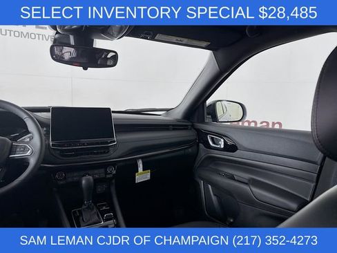 New 2026 Jeep Compass Latitude image 19