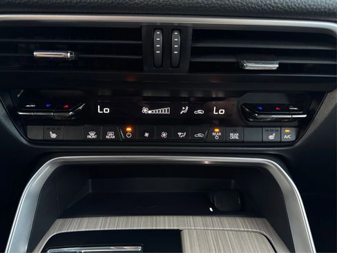 Used 2024 MAZDA CX-90 Plug-In Hybrid w/ Premium Pkg image 30