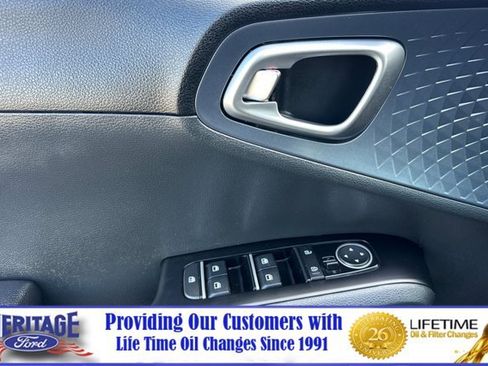 Used 2023 Kia Soul EX FWD image 11