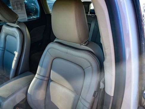 Used 2021 Lincoln Corsair AWD w/ Premium Package image 22