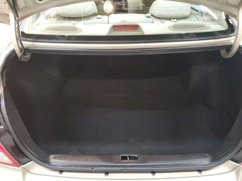 Used 2003 Hyundai Elantra GLS image 24