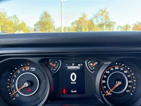 New 2025 Jeep Gladiator Sport AWD/4WD image 17