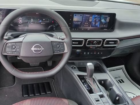 New 2026 Nissan Sentra SR w/ Floor Mat Package FWD image 15
