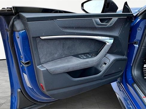 Used 2024 Audi RS 7 Performance w/ Matte Carbon Package image 18