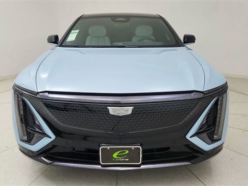 Used 2025 Cadillac Lyriq Sport image 2