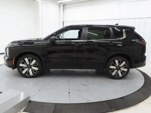 New 2026 Mitsubishi Outlander SE FWD image 7