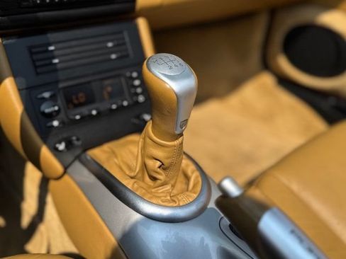 Used 2001 Porsche 911 Carrera RWD image 28